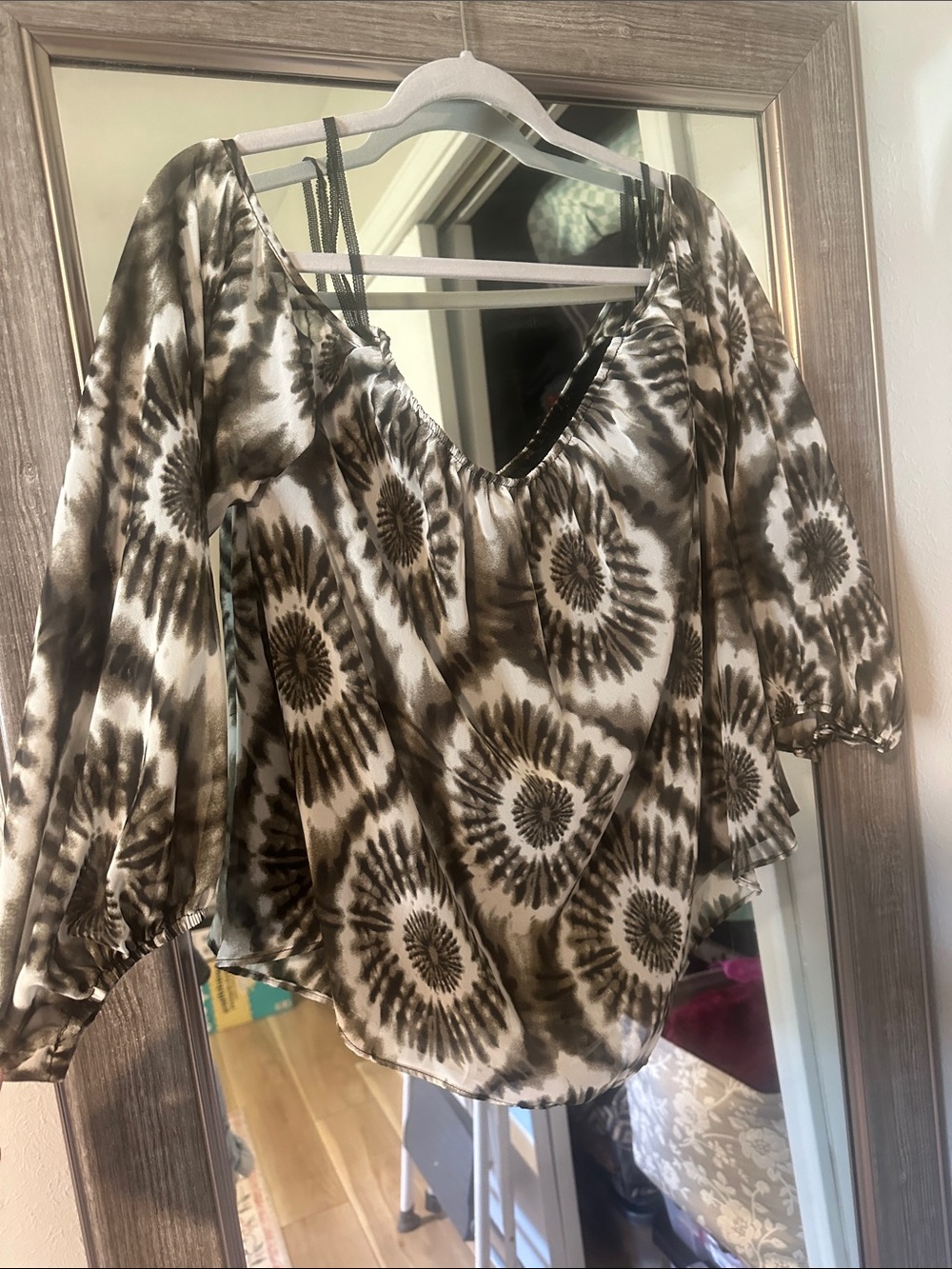 Tie-Dye V-Neck Tunic Blouse - Black & White